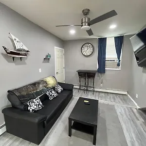  Apartment Near Airport