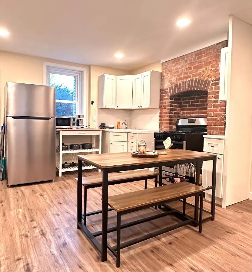 Classical Isbills Row House Close To Nyc Bayonne 0*,  United States