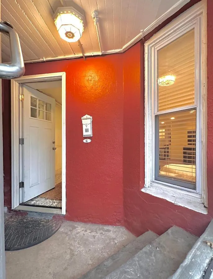Classical Isbills Row House Close To Nyc Bayonne